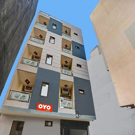 Hotel O Hotel Blue Orchid Нью-Дели Экстерьер фото