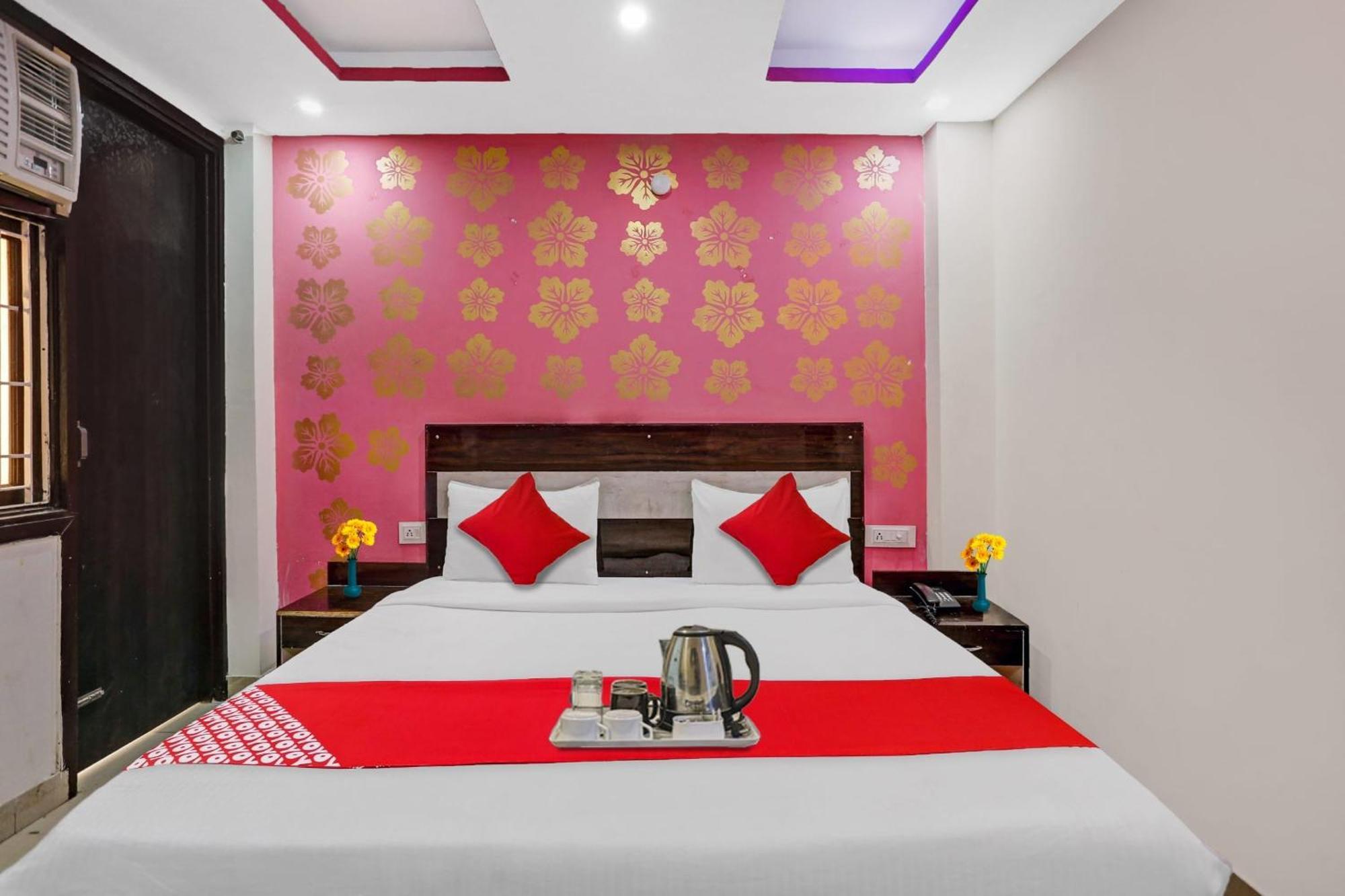 Hotel O Hotel Blue Orchid Нью-Дели Экстерьер фото