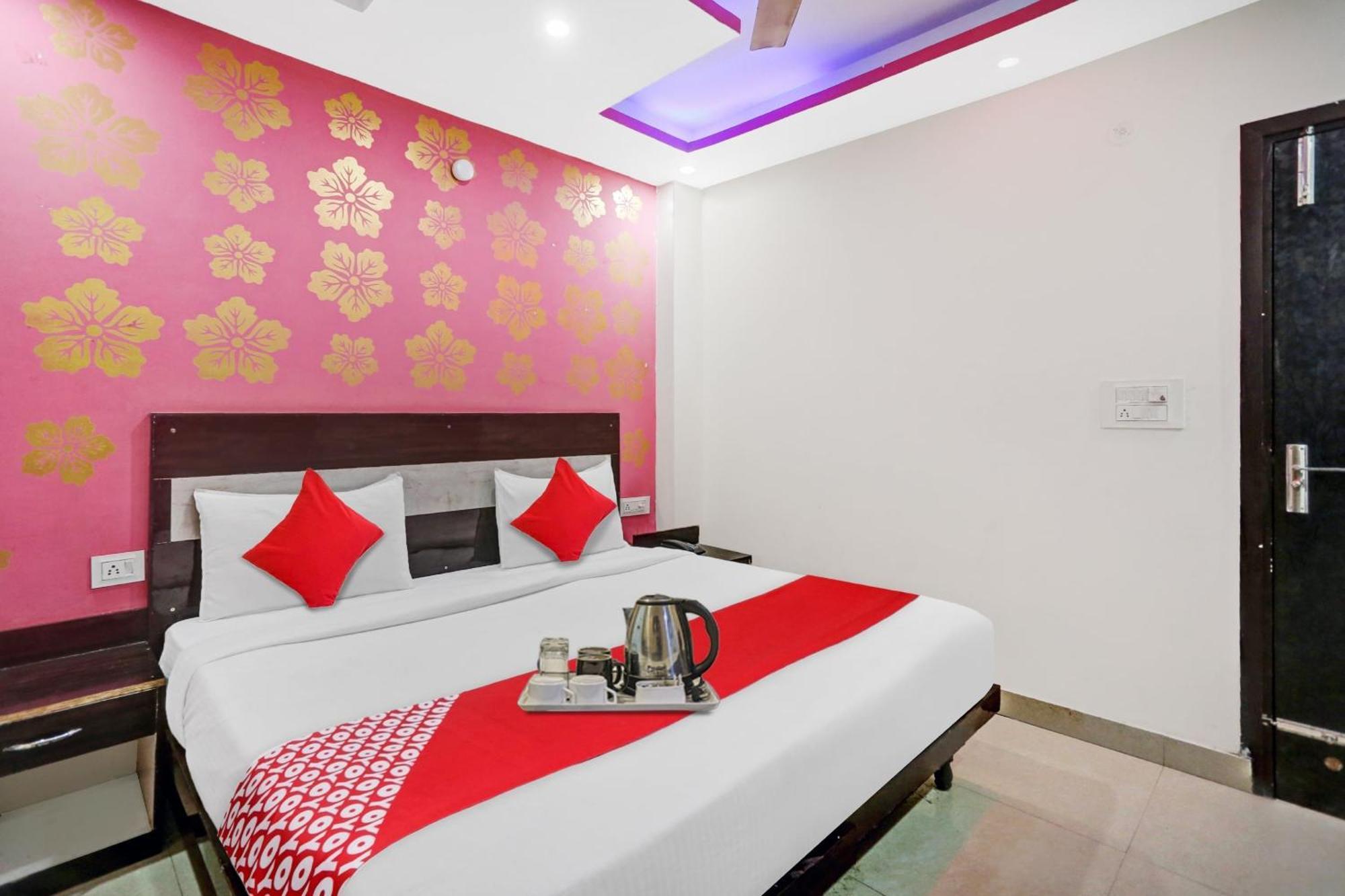 Hotel O Hotel Blue Orchid Нью-Дели Экстерьер фото