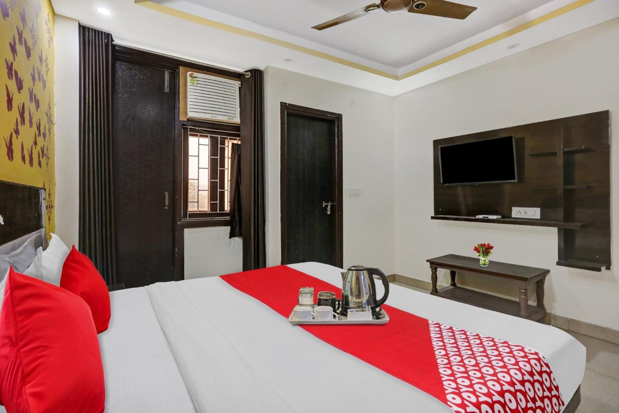Hotel O Hotel Blue Orchid Нью-Дели Экстерьер фото