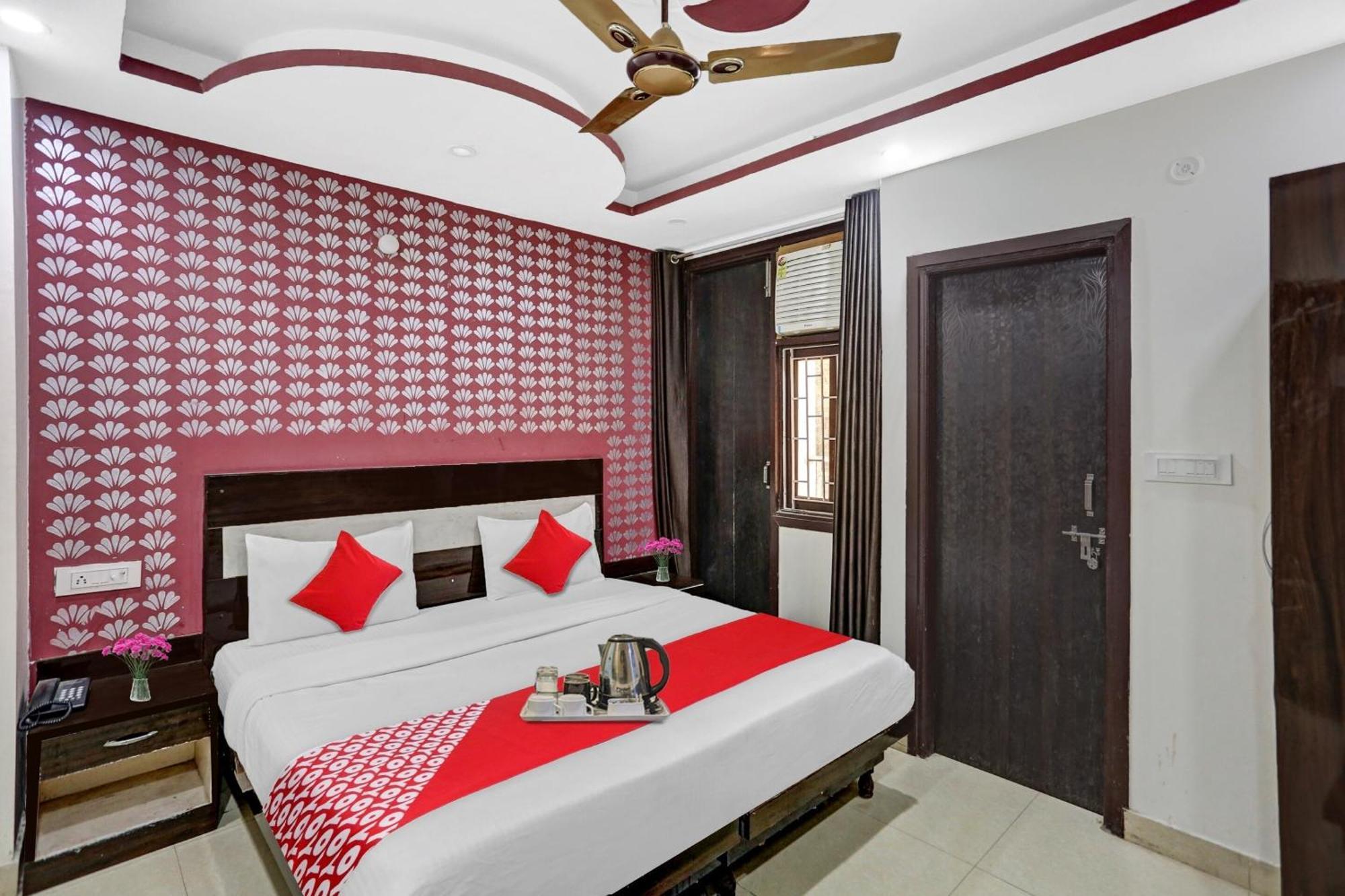 Hotel O Hotel Blue Orchid Нью-Дели Экстерьер фото